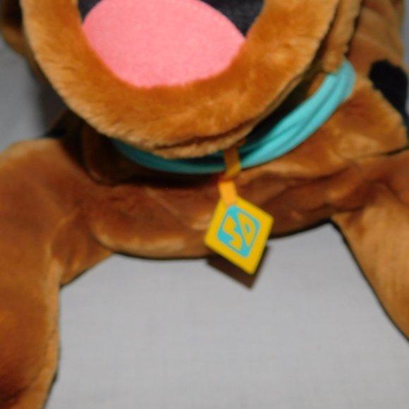 VTG 2003 Scooby Doo Large Jumbo 32" Laying Plush stuffed cuddle pillow - Picture 4 of 9